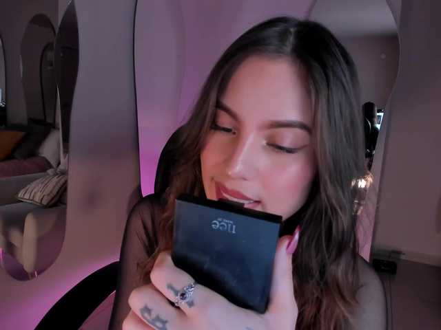 MarianneLane's BongaCams show and profile