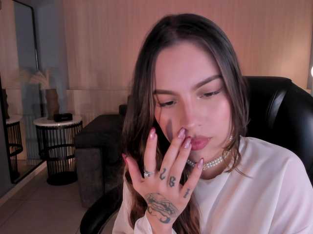 MarianneLane's BongaCams show and profile