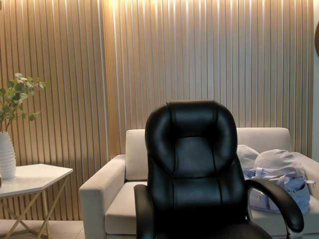 MarianneLane's BongaCams show and profile