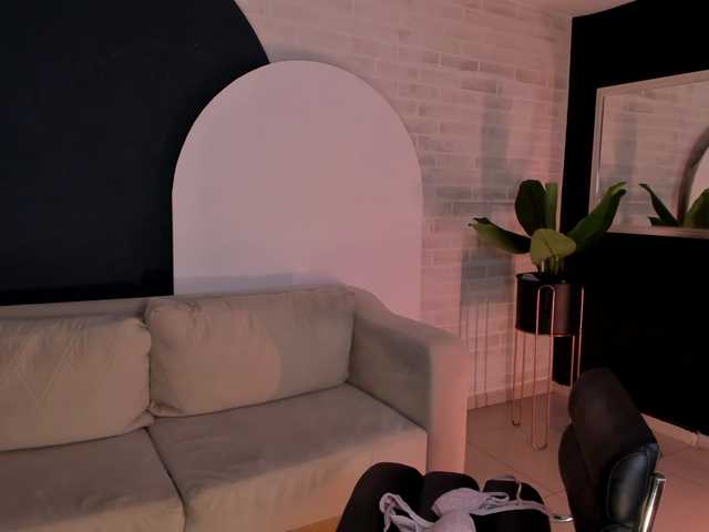 MarianneLane's BongaCams show and profile