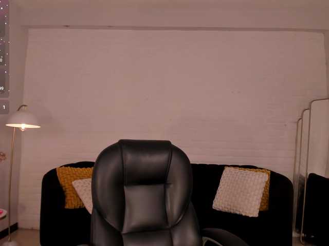 CarolineGrace's BongaCams show and profile