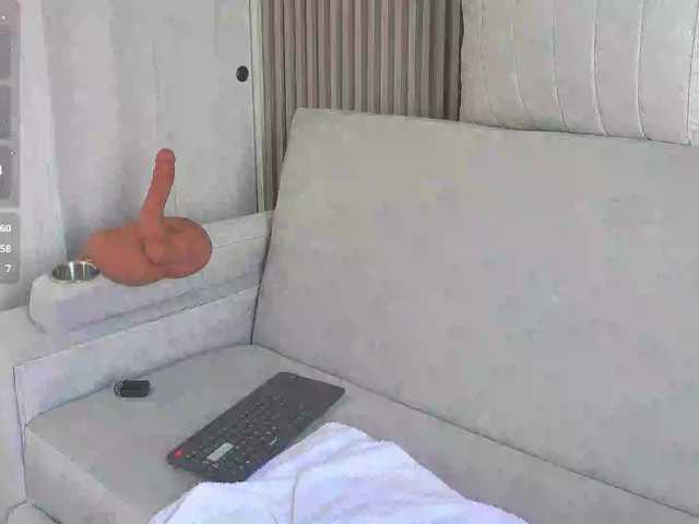 CarolineGrace's BongaCams show and profile