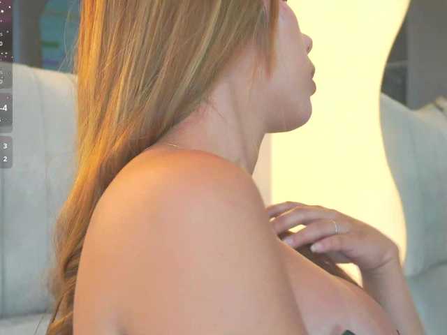 CarolineGrace's BongaCams show and profile