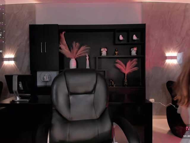 CarolineGrace's BongaCams show and profile