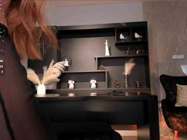 CarolineGrace webcam