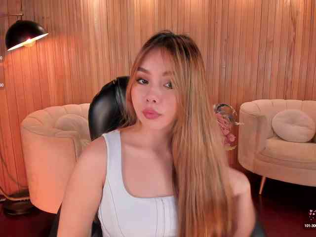 CarolineGrace webcam