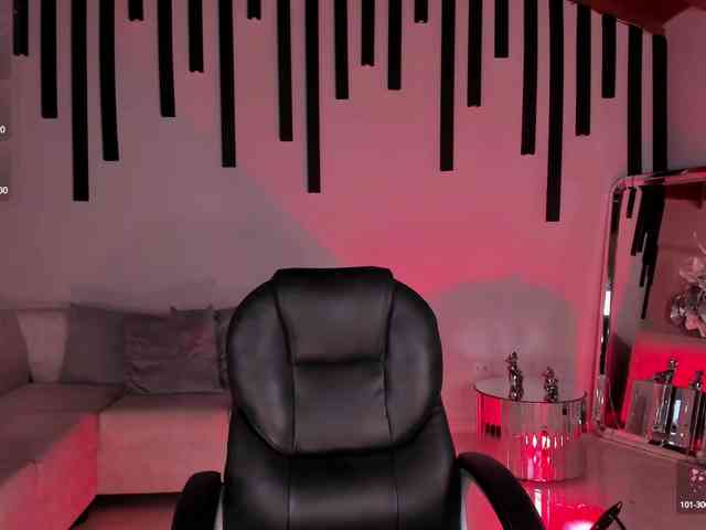 CarolineGrace webcam
