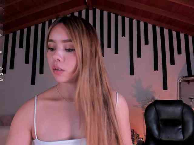 CarolineGrace webcam