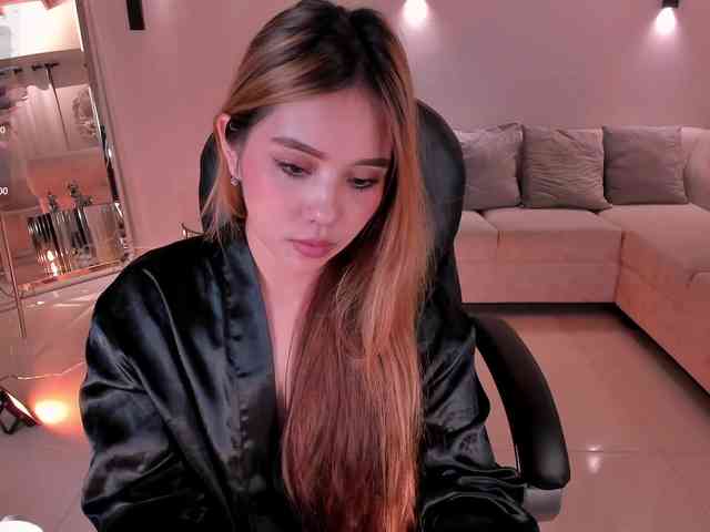 CarolineGrace webcam
