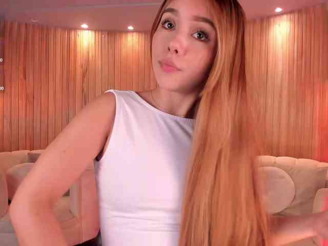 CarolineGrace webcam