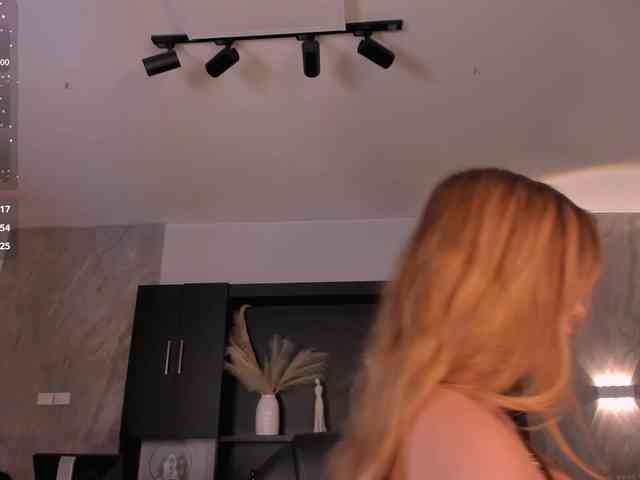 CarolineGrace webcam