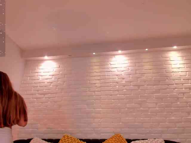 CarolineGrace webcam