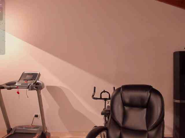 CarolineGrace webcam