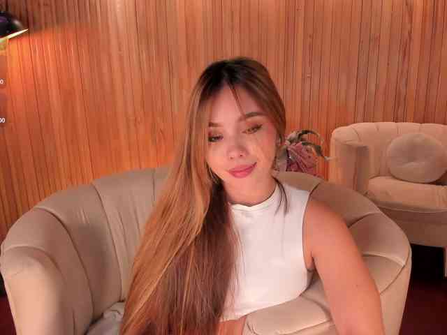 CarolineGrace webcam