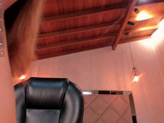 CarolineGrace webcam