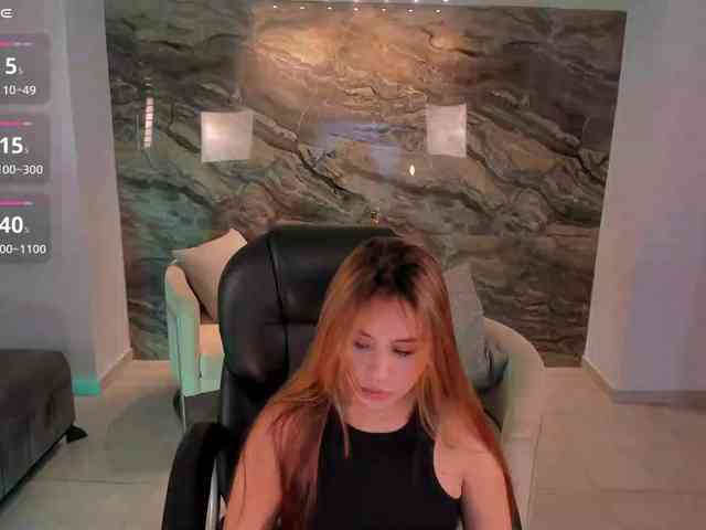 CarolineGrace webcam