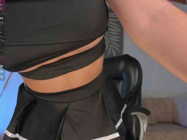 CarolineGrace webcam