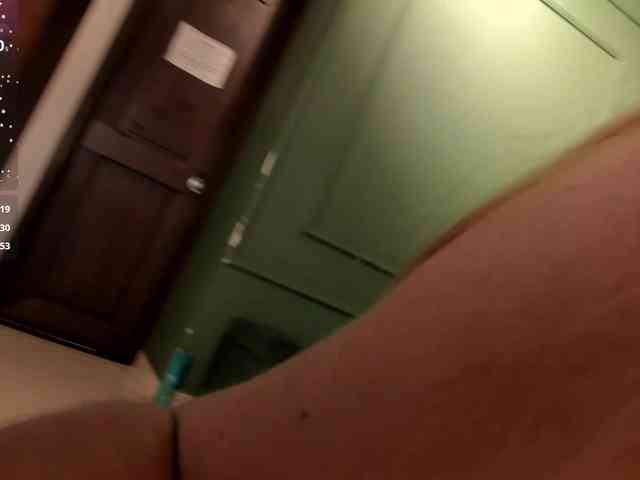 CarolineGrace webcam