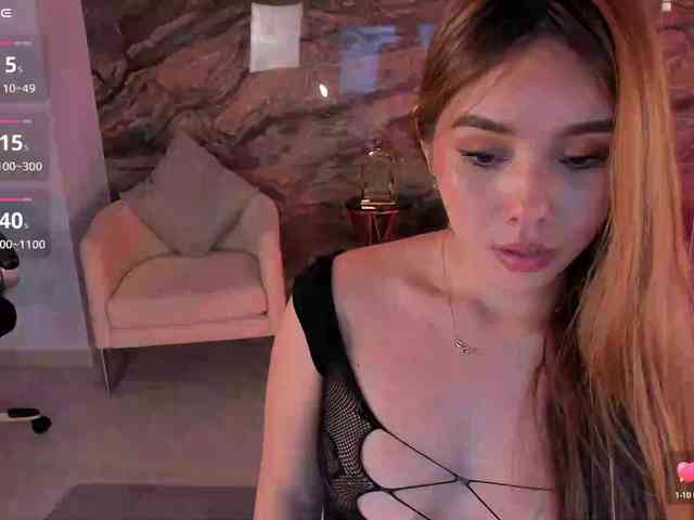 CarolineGrace webcam