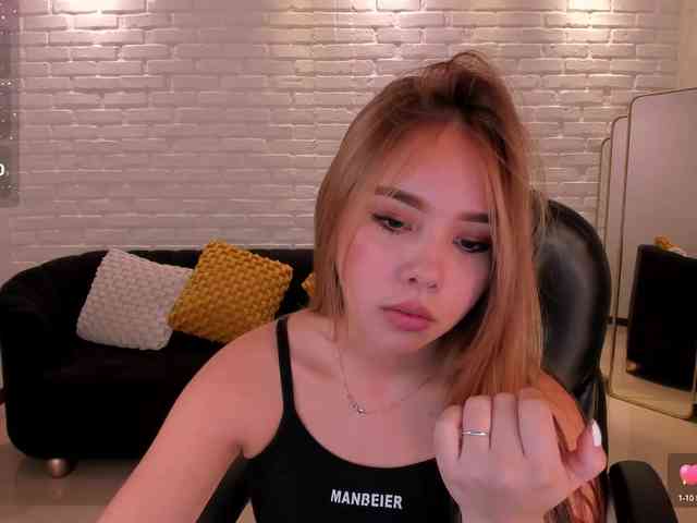 CarolineGrace webcam