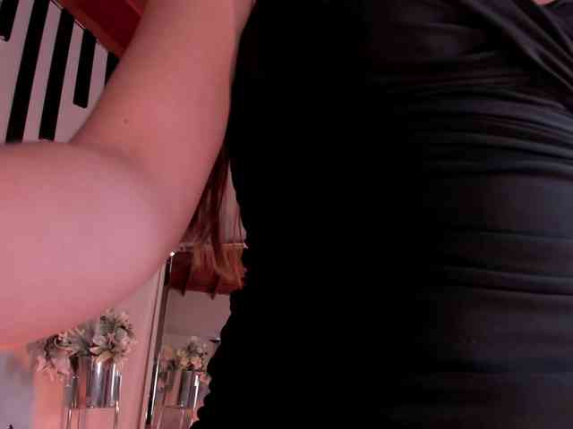 CarolineGrace webcam