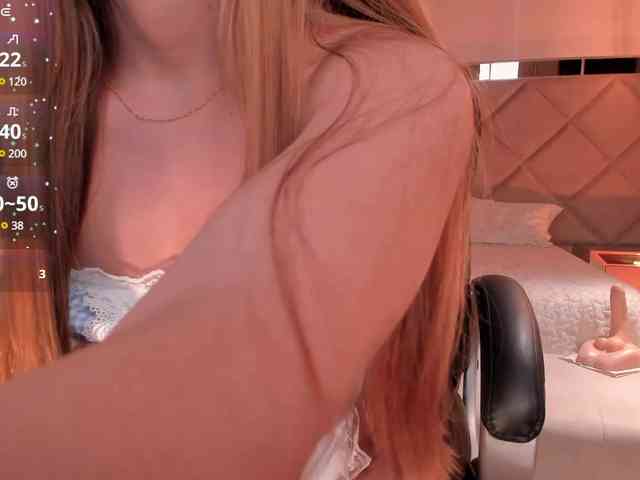 CarolineGrace webcam