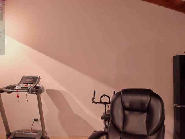 CarolineGrace webcam