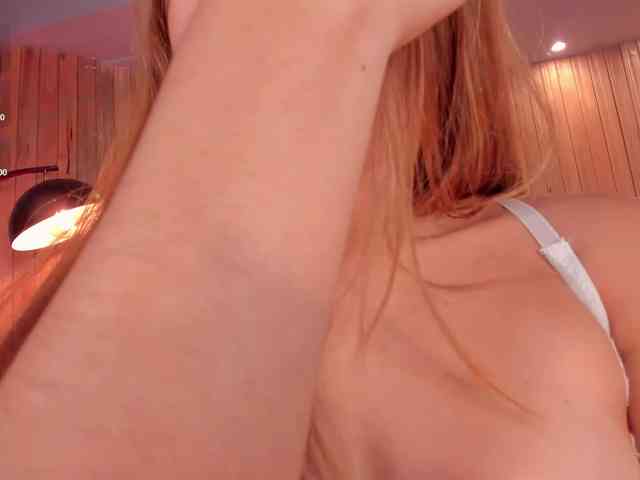 CarolineGrace webcam