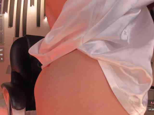 CarolineGrace webcam