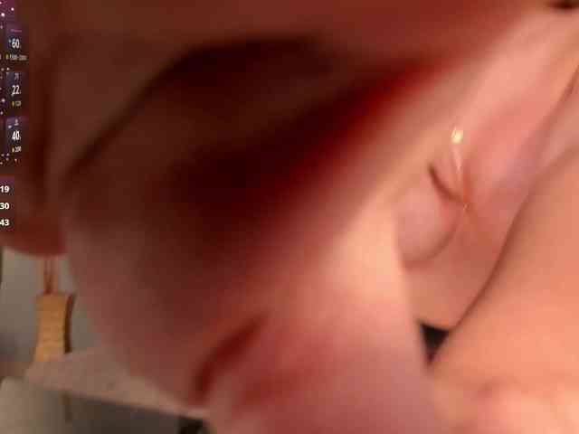 CarolineGrace webcam