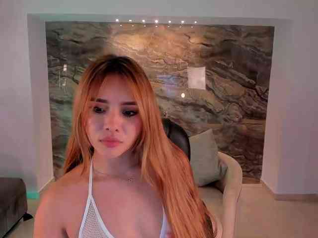 CarolineGrace webcam