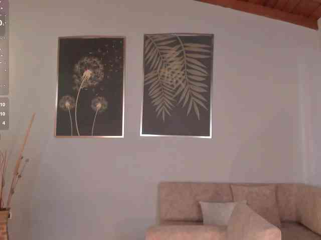 CarolineGrace webcam