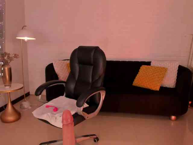 CarolineGrace webcam