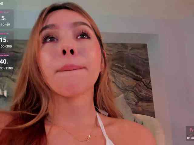 CarolineGrace webcam
