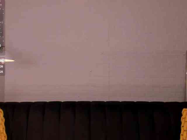 CarolineGrace webcam