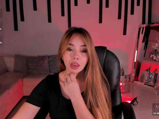 CarolineGrace webcam
