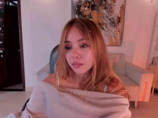 CarolineGrace webcam