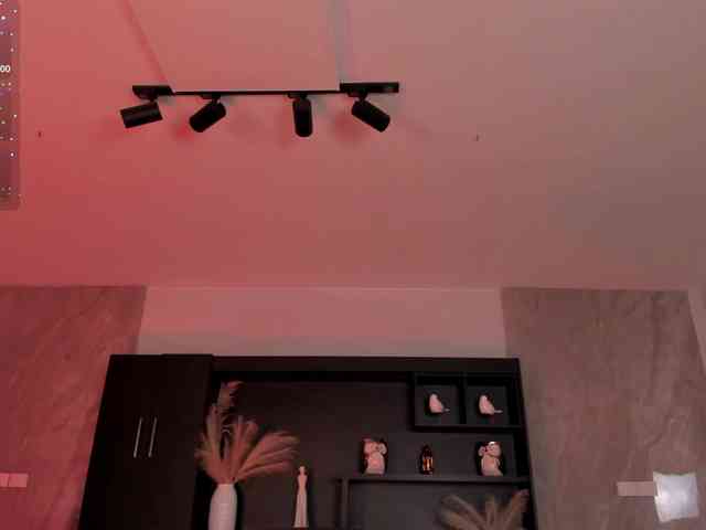 CarolineGrace webcam