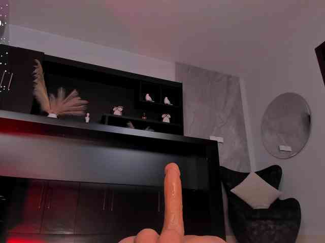 CarolineGrace webcam