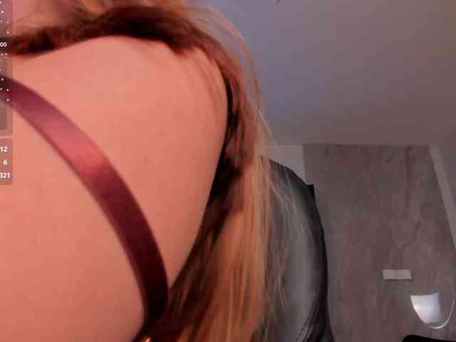 CarolineGrace webcam