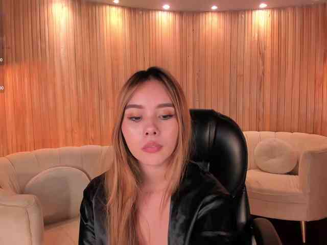 CarolineGrace webcam