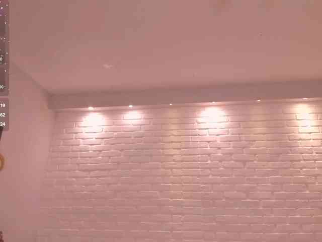 CarolineGrace webcam