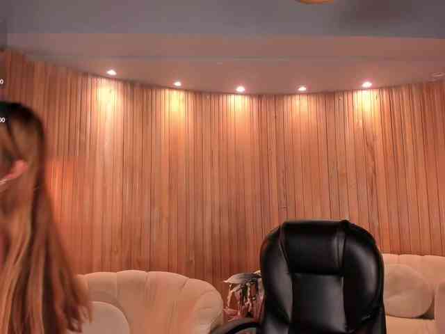 CarolineGrace webcam
