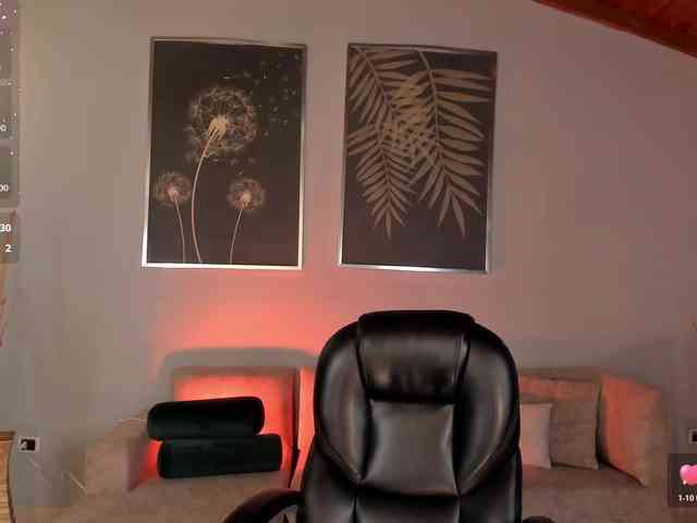 CarolineGrace webcam