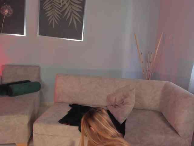 CarolineGrace webcam