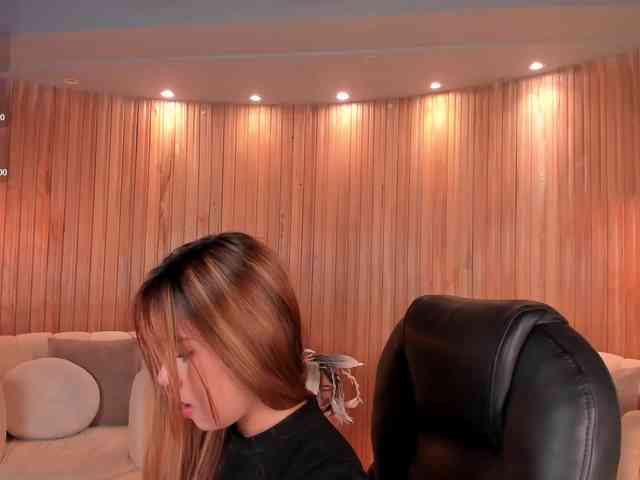 CarolineGrace webcam
