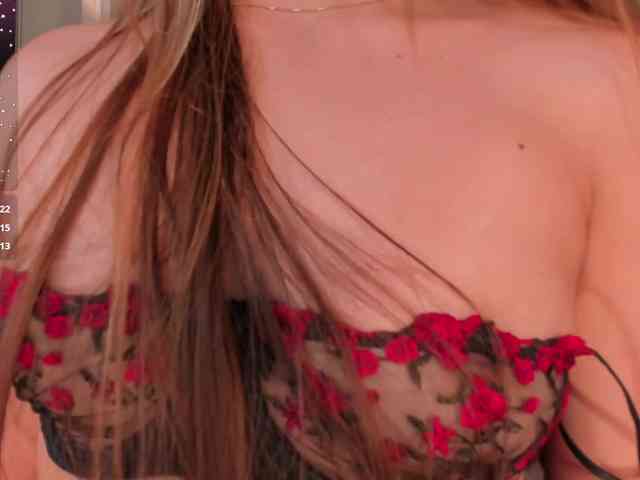 CarolineGrace webcam