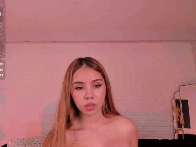 CarolineGrace webcam