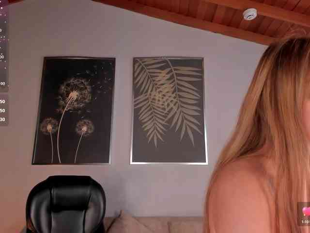 CarolineGrace webcam
