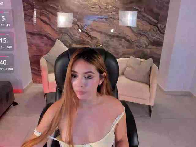 CarolineGrace webcam